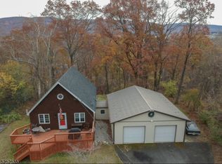 8 Orchard Dr, Vernon, NJ 07462