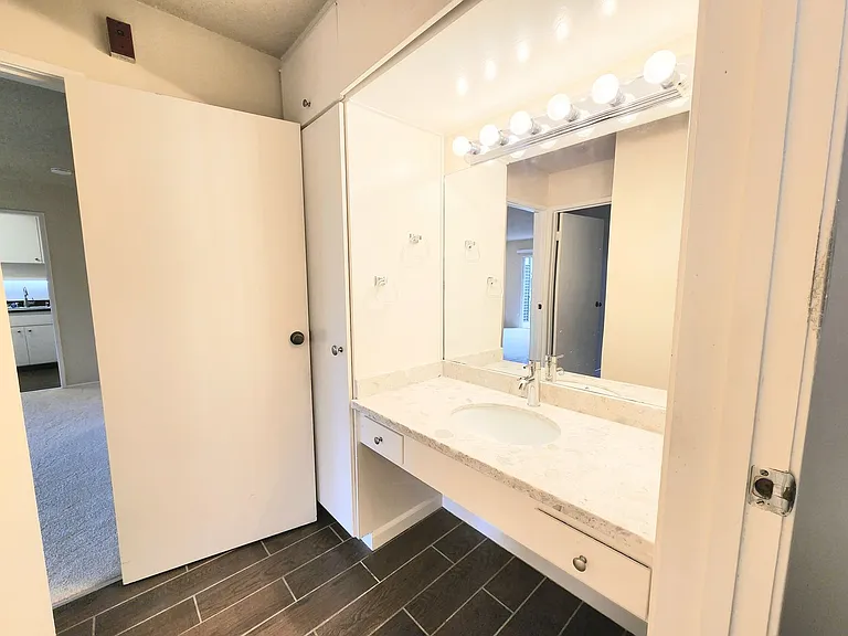 818 N Delaware St #407 — Photo 10