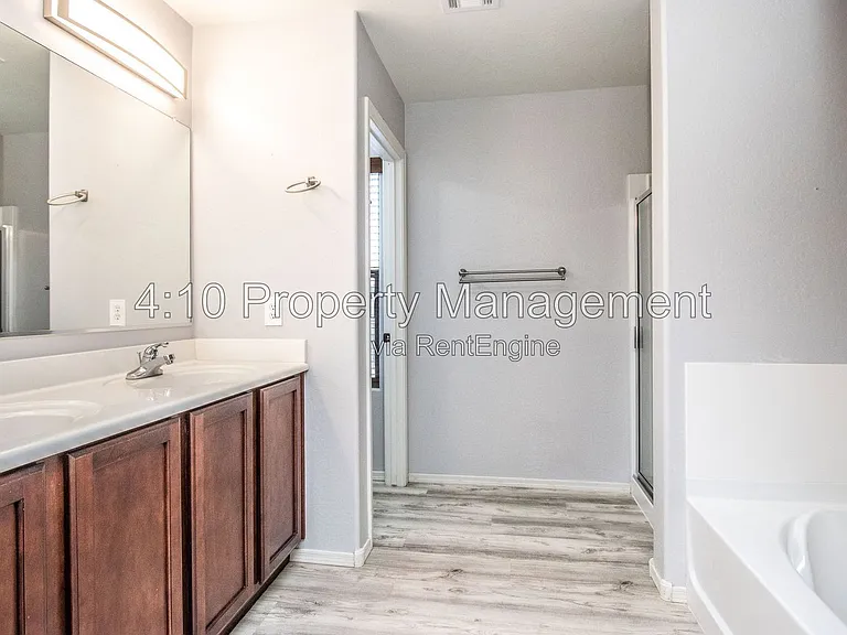 1161 E Boston St — Photo 25