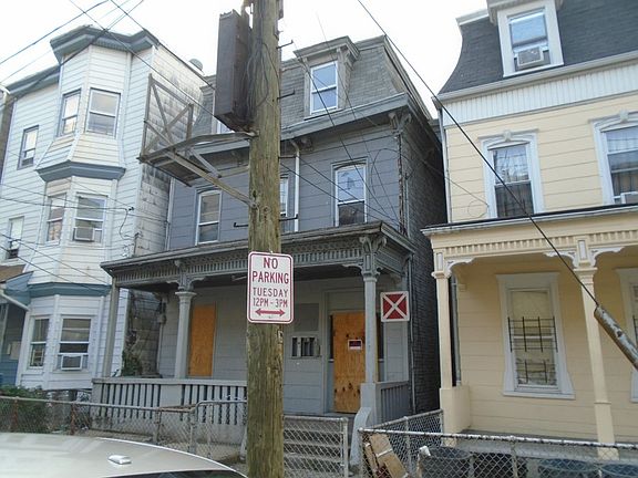 2nd image of 119 Linden St