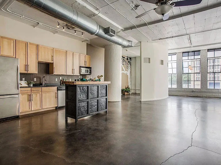 1122 Jackson St #204 — Photo 3