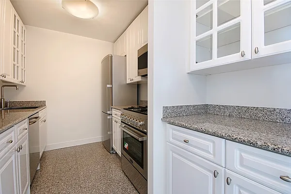 Sold by Corcoran | media 14