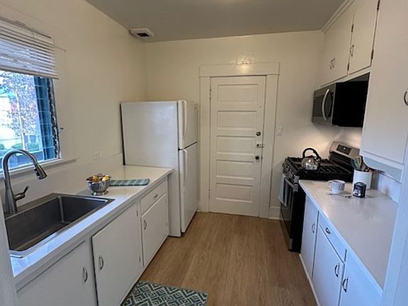 5th image of 1400 Fremont Ave APT 9