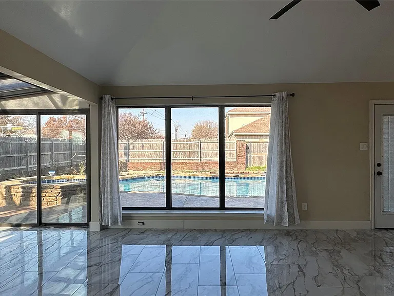 3925 Capricorn Ct — Photo 21