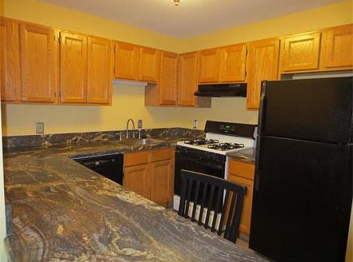 2nd image of 1524 Gorham St Unit 205