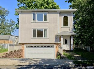 25 3rd St #1, Elmwood Park, NJ 07407