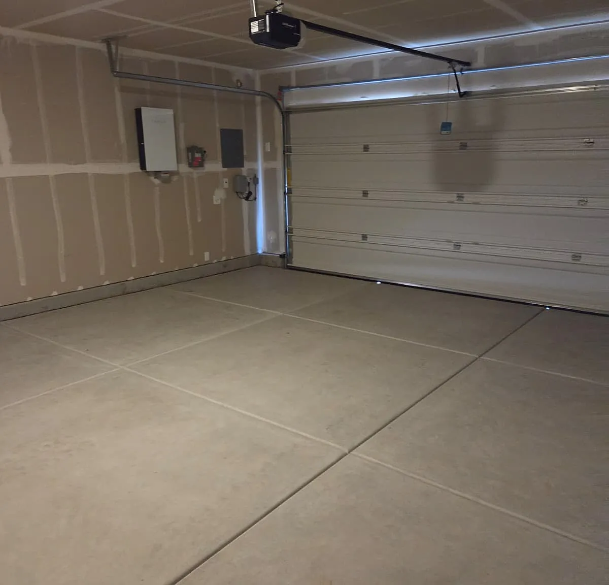 3 bed, 1230 sqft, $2,200 — Photo 3