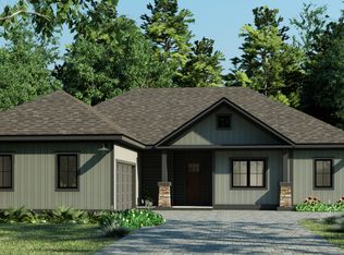 111 Lake Merial Trl, Southport, FL 32409