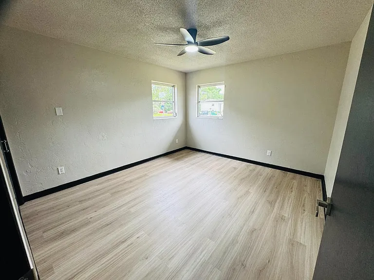 Unit Photo