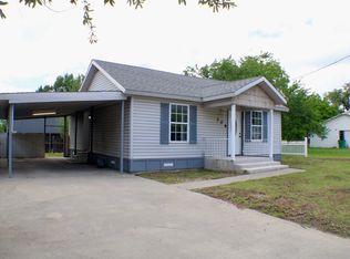 306 Henrietta St, Nocona, TX 76255