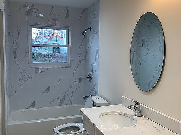 5th image of 453 Clinton Ave