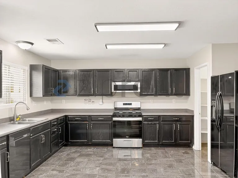 12104 Timberpointe Dr — Photo 32