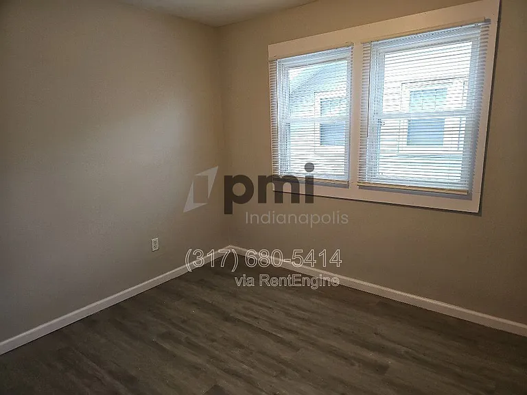 403 Wallace Ave — Photo 13