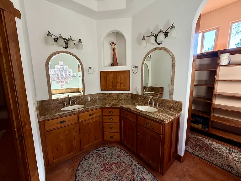 1719 N Sage Cir — Photo 9