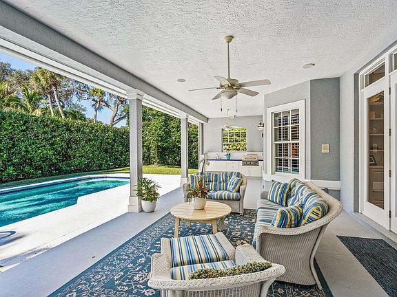 3rd image of 409 Sable Oak Drive