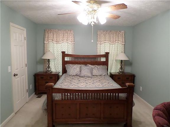 4th image of 102 Arapaho Ct N