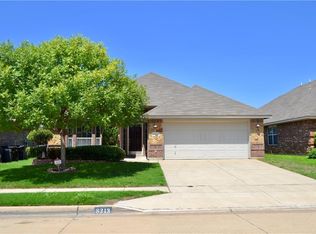 8213 Riversprings Dr, Hurst, TX 76053