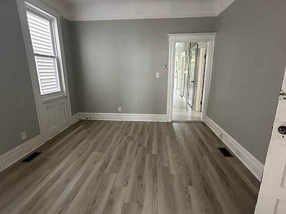 4th image of 265 Ellis Ave #1