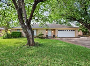 1520 Timbercreek Rd, Benbrook, TX 76126