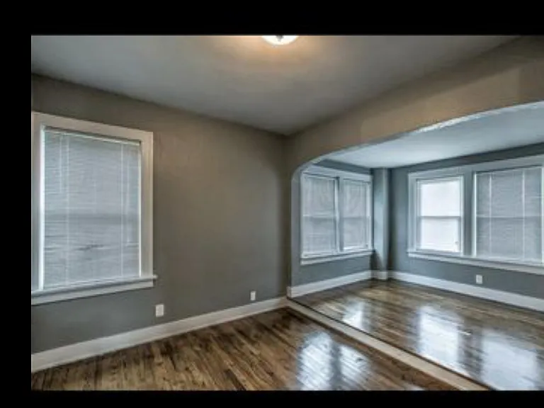 4664 Woolworth Ave — Photo 5
