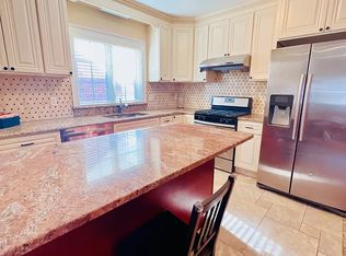 77-36 252nd St FLOOR 1, Bellerose, NY 11426