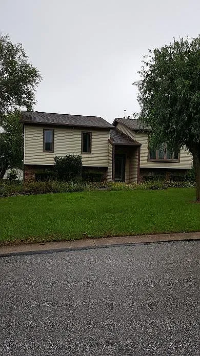 35 Colonial Dr photo 1
