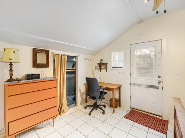 2300 Willow St, Austin, TX 78702