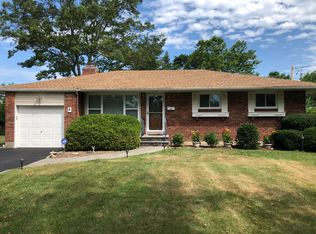 4 Frances Ct, East Northport, NY 11731