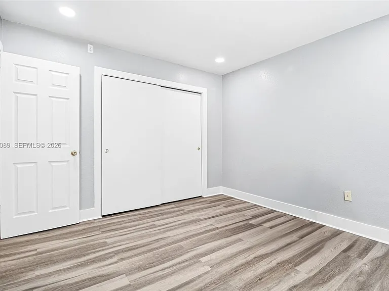 610 SW 2nd Ave #1 — Photo 21