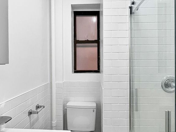 5th image of 270 E 78th St APT 6