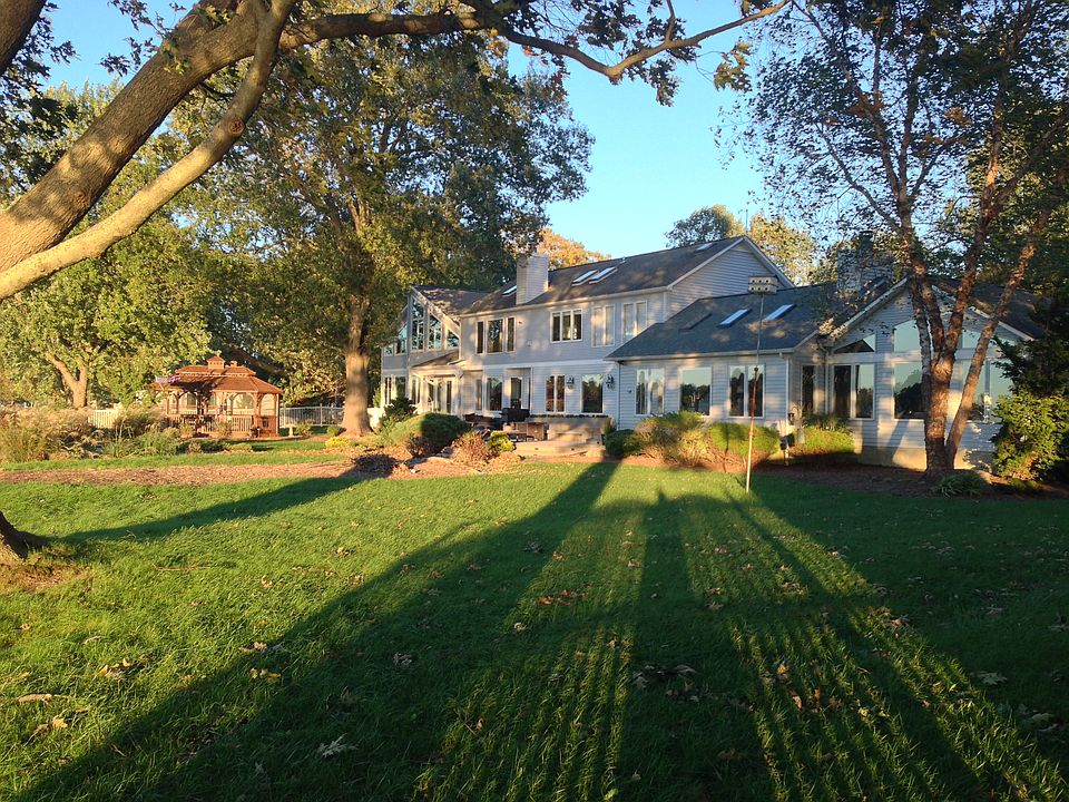 1st image of 1258 W River Rd
