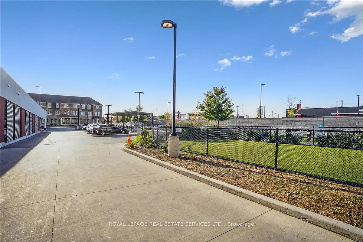 Building Photo - 2550 Simcoe St N #1012