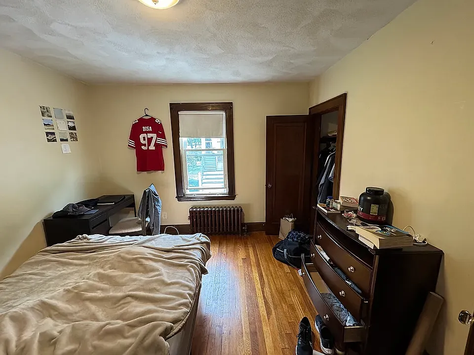 3 bed, 9999 sqft, $4,400 — Photo 3