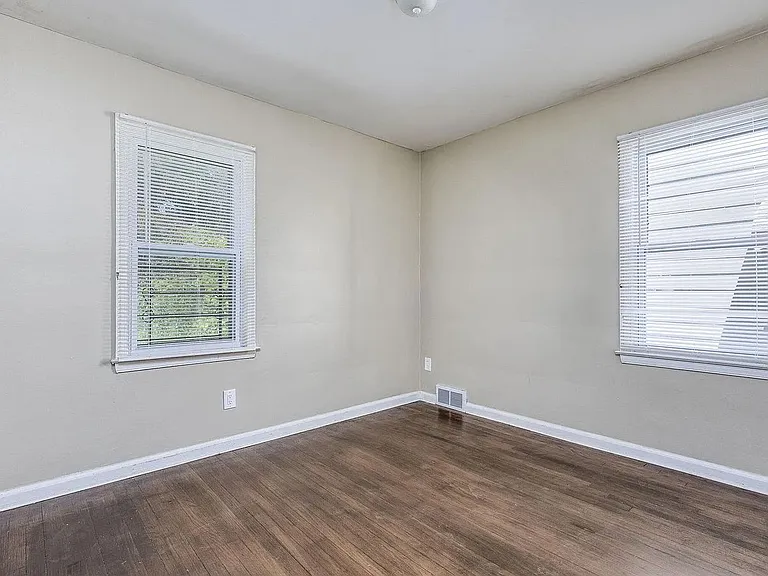 8249 Robson St — Photo 11
