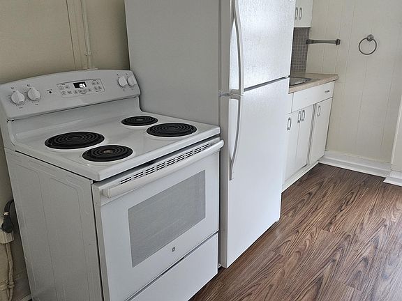 5th image of 36-38 E Main St #4