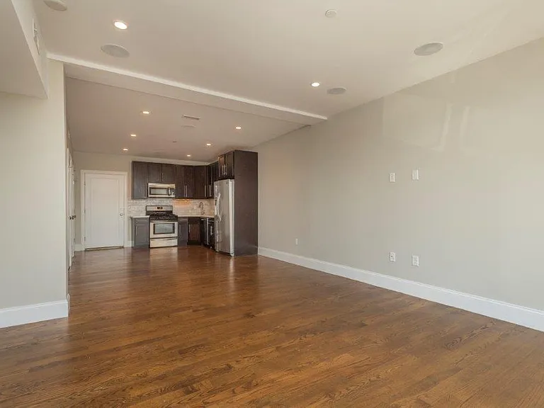 339 D St — Photo 18