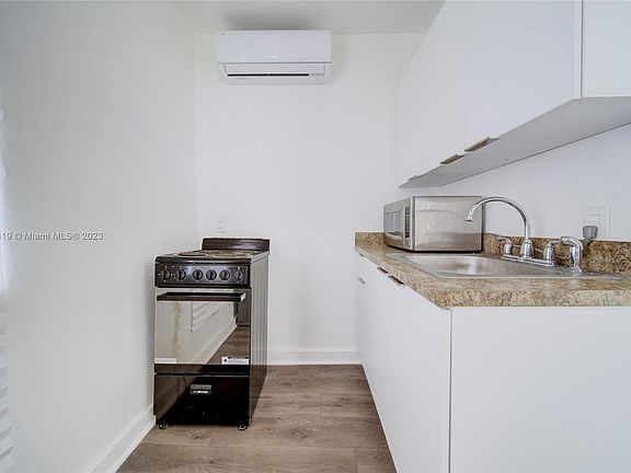 5th image of 1745 NW 1st Pl APT 6