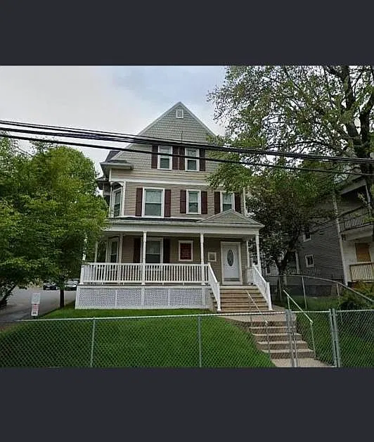 196 Hillside St — Photo 1