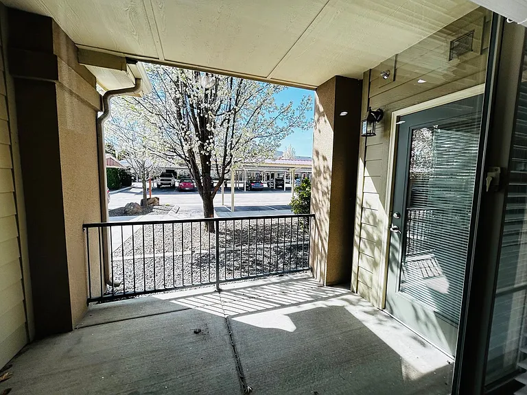 2111 S Accolade Ave — Photo 17
