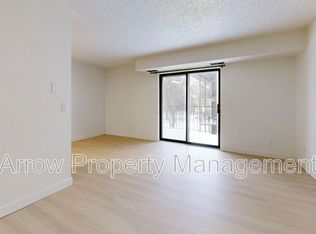 205 E Arbor Ave #210G, Bismarck, ND 58504