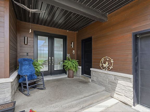 4th image of 263 Du Domaine Rd