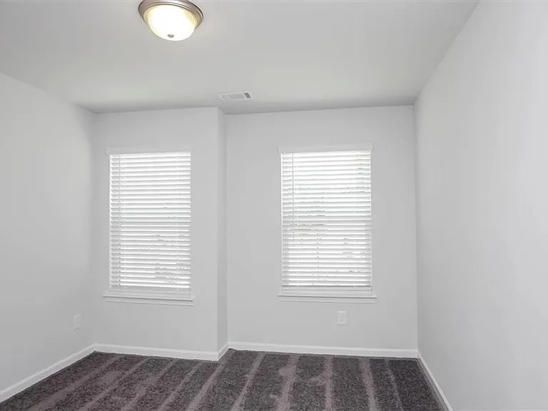 2601 Hedgeway Cir NW — Photo 9