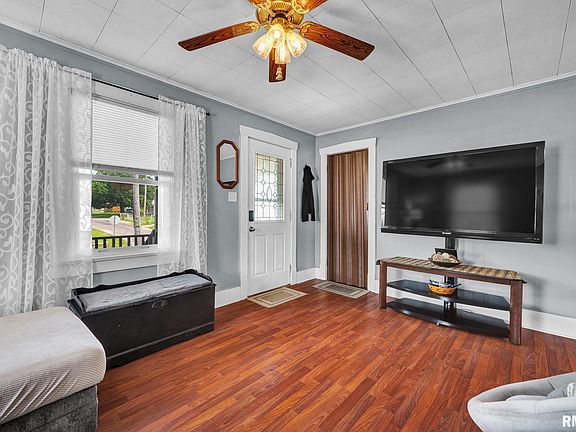 4th image of 1010 E Samuel Ave