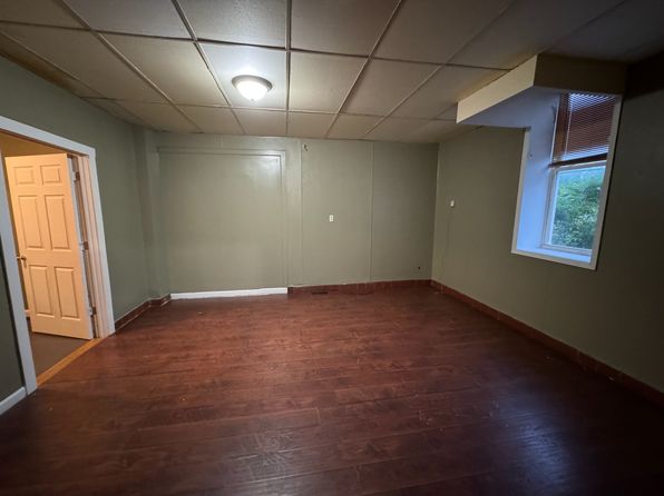 460 Broad St #6