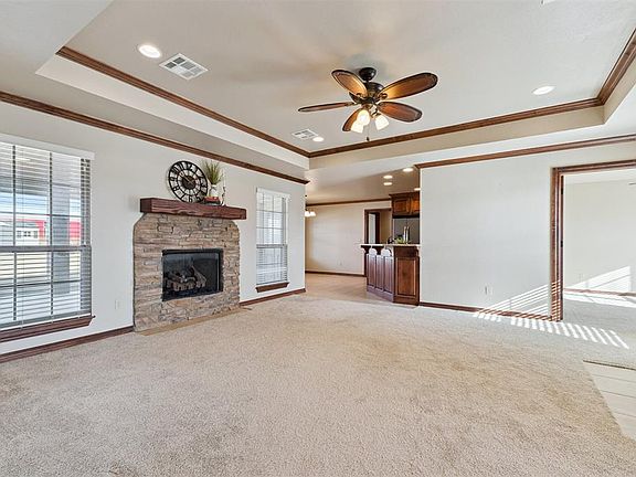 5th image of 38604 Collina Dr