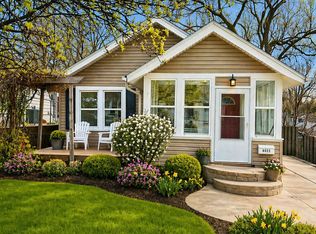 6025 Parker St, Omaha, NE 68104