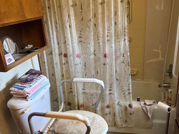 87 College Ave, Talbotton, GA 31827