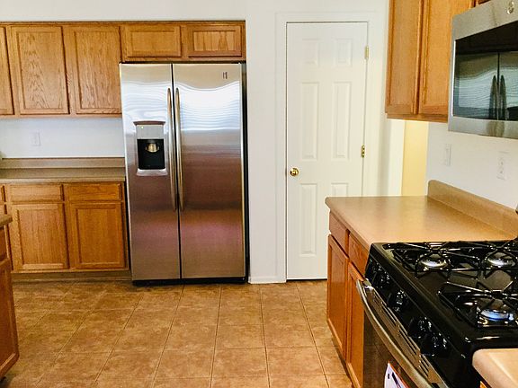 2nd image of 468 E Placita Rejilla