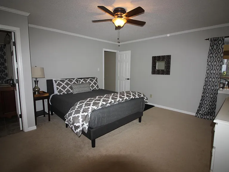 Lucent Ln — Photo 4