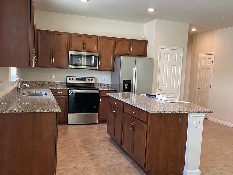 3932 Black Eagle Ln — Photo 2